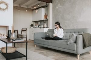 Hidup Minimalis: Lebih Sedikit, Lebih Bahagia – Panduan Lengkap untuk Pemula