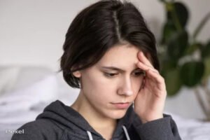 Tentu, mari kita bahas tuntas cara mengatasi overthinking dalam sebuah artikel yang komprehensif.